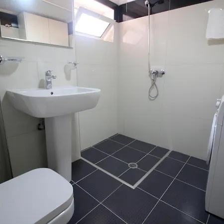 Klajdi Apartamento *