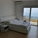 Klajdi דירה סרנדה