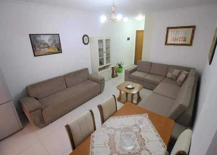 公寓 Klajdi Sarandë