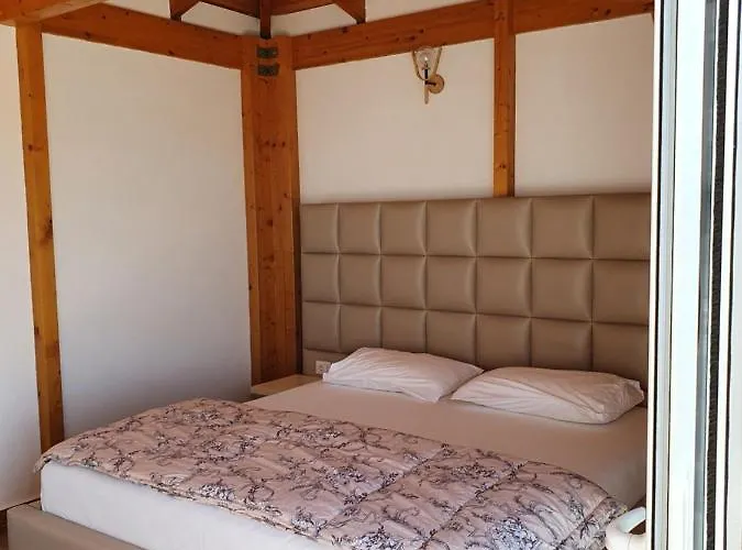 公寓 Klajdi Sarandë