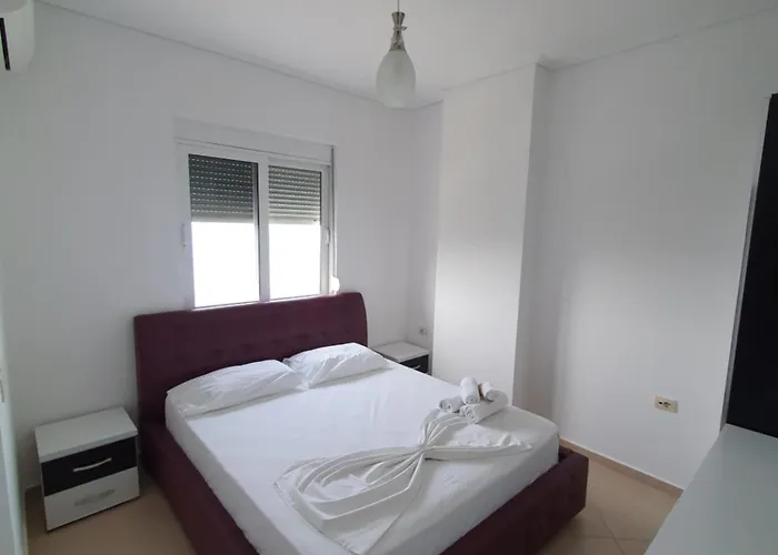 公寓 Klajdi Sarandë